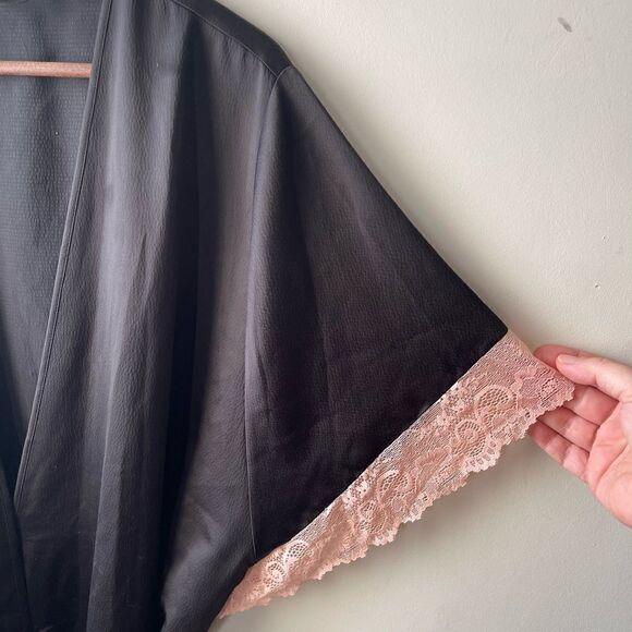 𝅺la vie en rose black satin robe with pink lace L/XL - Picture 3 of 5
